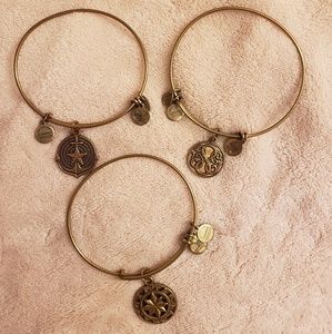 3 Alex & Bracelets